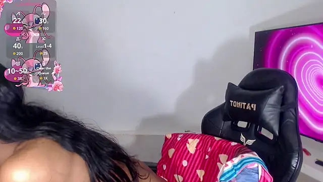 DannaDocell online show from June 14, 2026, 7:42 am