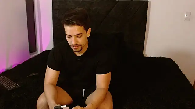 Snapshot of Ian_Daviz chatting on July 9, 2026, 10:09 pm Ian Daviz online show from July 9, 2026, 10:09 pm