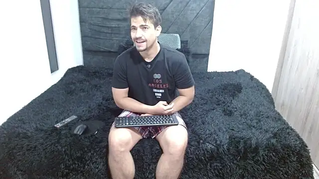 Snapshot of Ian_Daviz chatting on June 27, 2026, 4:24 pm Ian Daviz online show from June 27, 2026, 4:24 pm