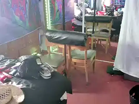 KRYZTALYNXXX online show from January 1, 2025, 8:58 pm