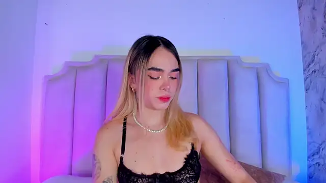 Lucy Vega online show from March 22, 2025, 11:42 am