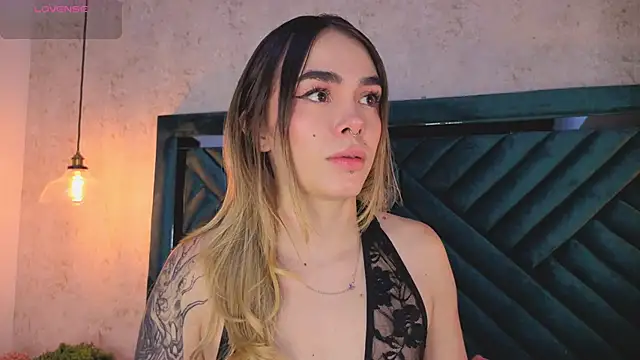 Lucy Vega online show from September 27, 2025, 3:45 am