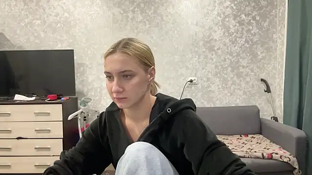 AnneBall online show from February 10, 2025, 3:21 pm