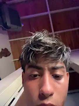 Mauuu18 online show from May 17, 2026, 8:53 pm