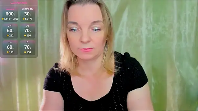 Snapshot of Regina__blue chatting on February 17, 2025, 7:12 pm Regina blue online show from February 17, 2025, 7:12 pm