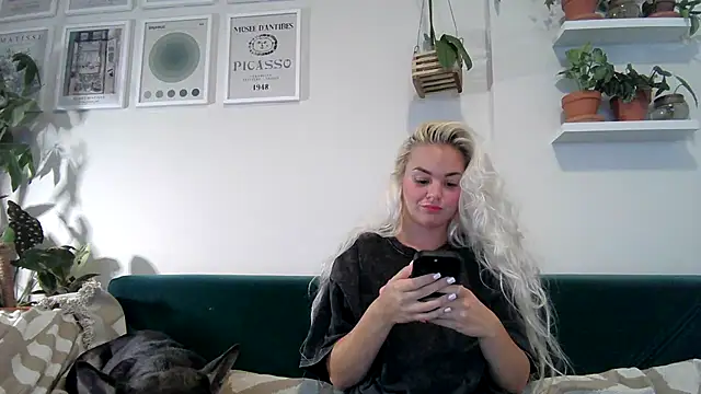 badblondebunny online show from February 22, 2025, 12:05 am