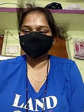 Snapshot of Kashish_18 chatting on June 8, 2026, 9:43 am Kashish 18 online show from June 8, 2026, 9:43 am