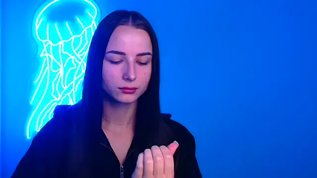 Eva Janee online show from September 19, 2025, 5:44 am