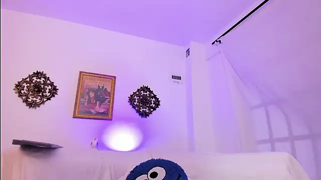 Snapshot of VeronicaGilss chatting on October 12, 2025, 10:33 pm VeronicaGilss online show from October 12, 2025, 10:33 pm