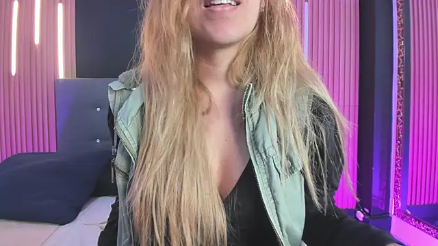 EvaaLovia1 online show from June 16, 2026, 1:55 pm