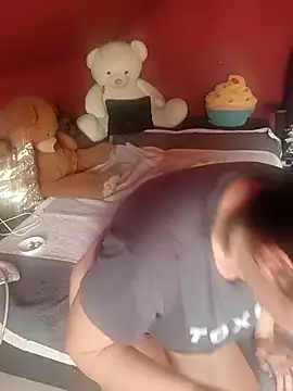 Snapshot of Tiffany35 chatting on February 24, 2026, 1:23 pm Tiffany35 online show from February 24, 2026, 1:23 pm