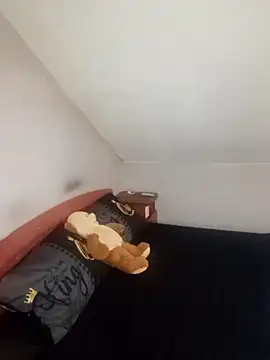 Snapshot of Tiffany35 chatting on October 27, 2025, 2:29 pm Tiffany35 online show from October 27, 2025, 2:29 pm