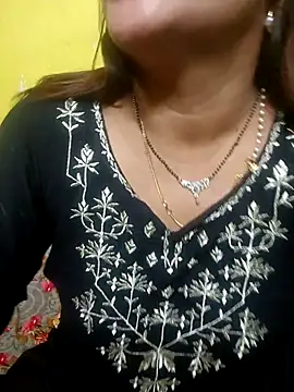 Snapshot of Sexyranibhabhi chatting on June 16, 2026, 3:01 pm Sexyranibhabhi online show from June 16, 2026, 3:01 pm