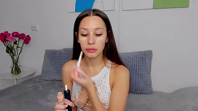 SelenaRousey online show from November 24, 2025, 7:08 am