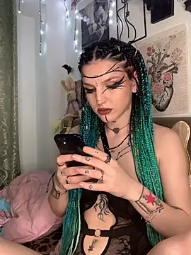 MoonAgnes online show from June 26, 2026, 1:17 pm