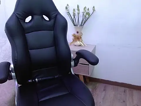 AlexandraJones  online show from November 14, 2025, 5:11 am