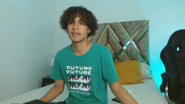 nickolas moon online show from January 8, 2025, 3:07 pm