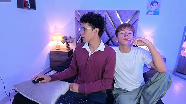 nickolas moon online show from November 7, 2025, 1:21 am