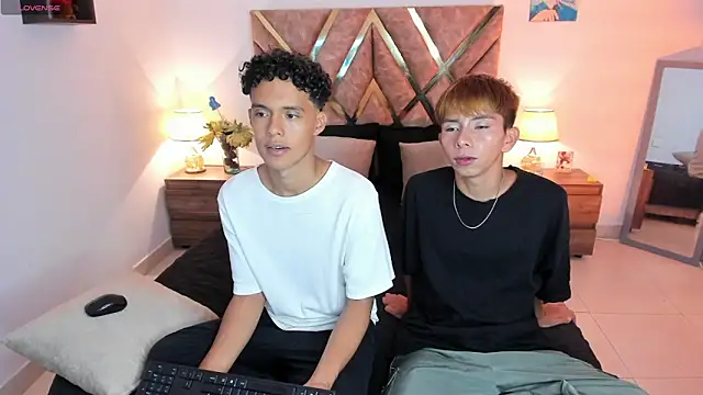 nickolas moon online show from November 14, 2025, 6:55 pm