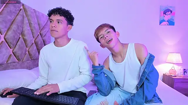 nickolas moon online show from December 3, 2025, 11:25 pm