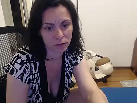 SweetAdela92 online show from June 5, 2026, 8:14 pm