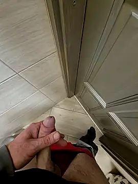 kisbiro77777 online show from September 29, 2025, 3:39 pm