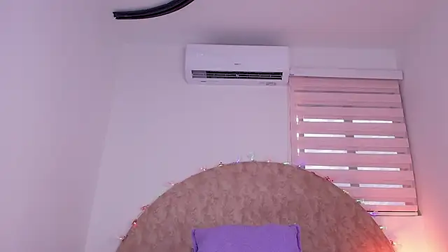 anisha x online show from December 2, 2025, 7:15 pm