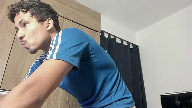 Snapshot of _diegsz_ chatting on July 3, 2026, 10:16 pm diegsz online show from July 3, 2026, 10:16 pm