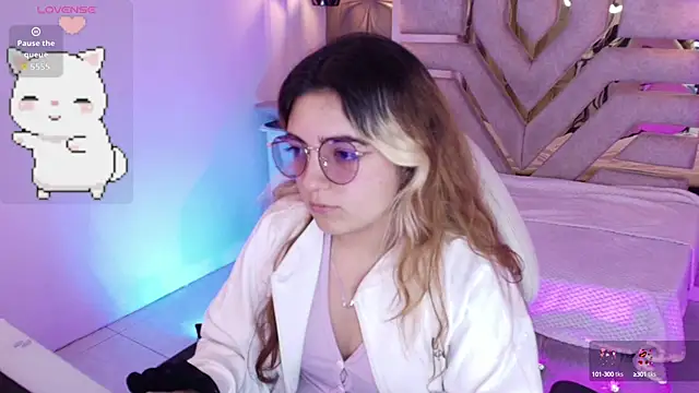 meraki fraise online show from October 2, 2025, 7:50 pm