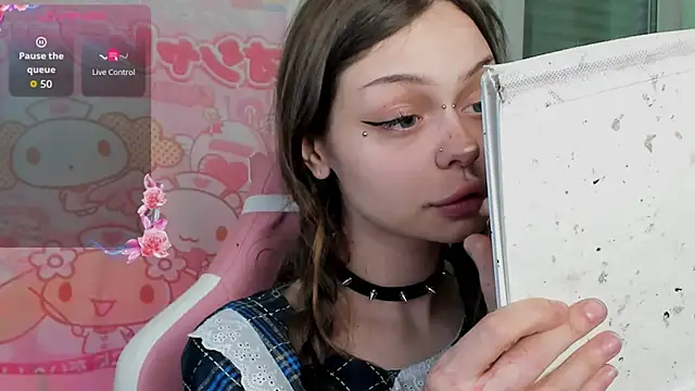 Snapshot of shy_melony chatting on March 14, 2026, 6:14 pm shy melony online show from March 14, 2026, 6:14 pm