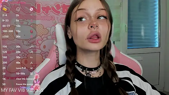 Snapshot of shy_melony chatting on March 22, 2026, 3:13 pm shy melony online show from March 22, 2026, 3:13 pm