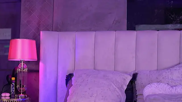 RaisaKali online show from November 4, 2025, 4:55 pm