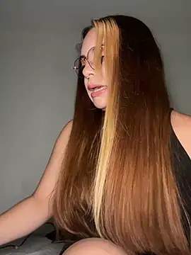 NatyOlson online show from October 24, 2025, 3:38 am