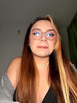 NatyOlson online show from October 8, 2025, 3:41 am