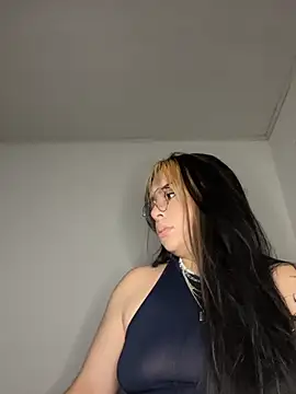 NatyOlson online show from April 4, 2026, 3:02 am