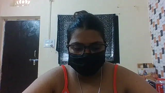 Hotmilfxox online show from June 7, 2026, 6:07 am