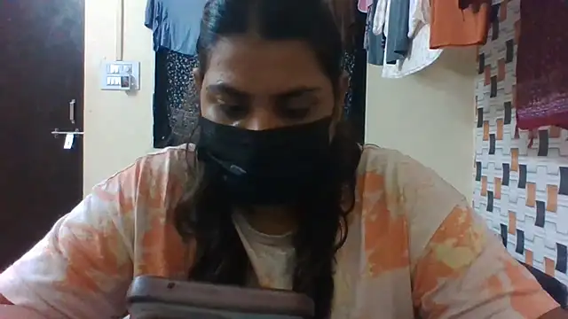 Hotmilfxox online show from August 2, 2026, 11:08 am
