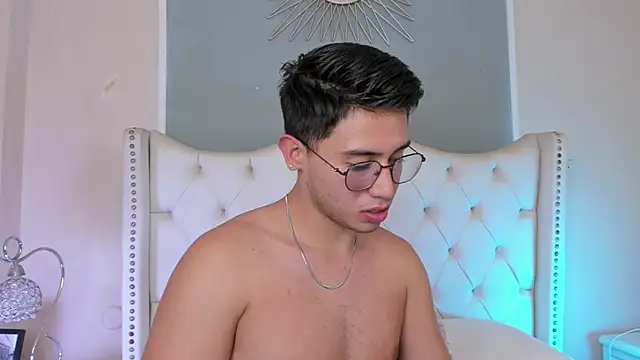 Snapshot of Brandonn_Millerr chatting on January 31, 2025, 11:35 pm Brandonn Millerr online show from January 31, 2025, 11:35 pm