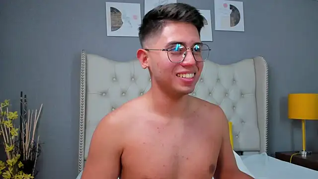 Snapshot of Brandonn_Millerr chatting on January 7, 2025, 12:45 am Brandonn Millerr online show from January 7, 2025, 12:45 am