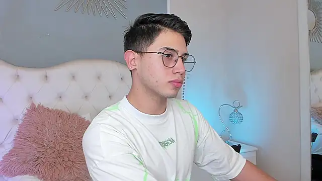 Snapshot of Brandonn_Millerr chatting on February 3, 2025, 8:57 pm Brandonn Millerr online show from February 3, 2025, 8:57 pm