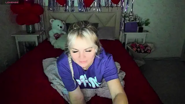 candy queeen online show from February 16, 2025, 11:50 pm