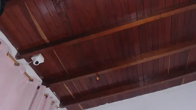 Amara Red online show from December 15, 2025, 11:27 am