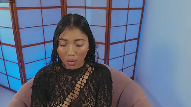 small emilie online show from December 9, 2024, 5:52 pm