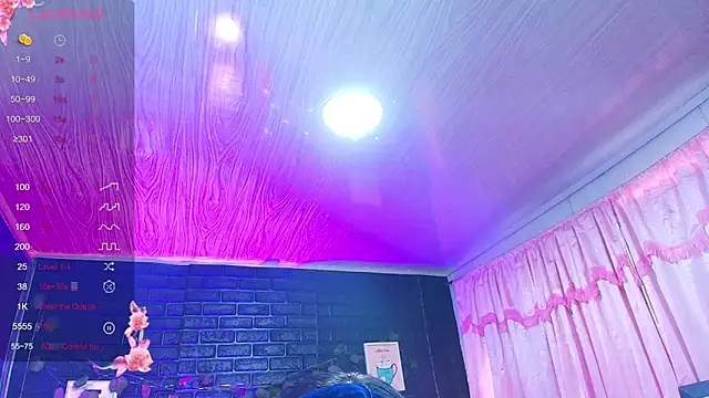 loren tits24 online show from September 17, 2025, 9:39 pm