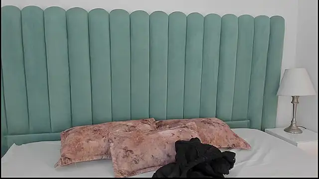 AnnyCherry  online show from October 3, 2025, 10:00 pm