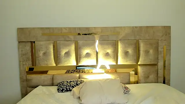 Ari sunshine  online show from October 3, 2025, 6:15 am