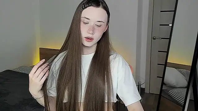 Snapshot of Stella_Sunny chatting on May 11, 2026, 12:12 am Stella Sunny online show from May 11, 2026, 12:12 am