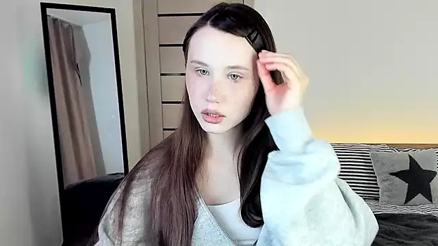 Stella Sunny online show from March 5, 2026, 4:14 pm