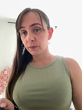 natalie cowens online show from June 18, 2026, 9:20 pm