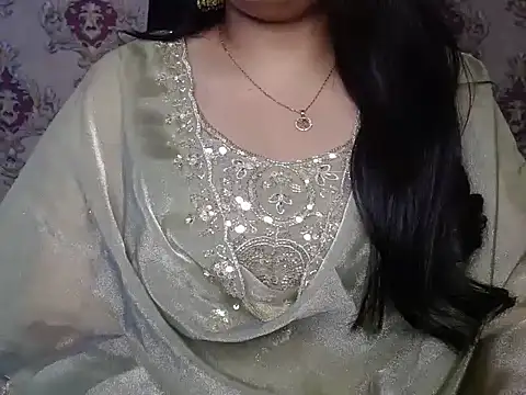 Snapshot of MiniBeast chatting on March 13, 2026, 3:50 pm MiniBeast online show from March 13, 2026, 3:50 pm